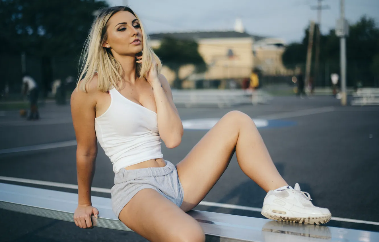 Photo wallpaper summer, face, model, hair, figure, legs, sneakers