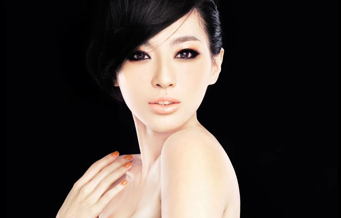 Photo wallpaper eyes, look, girl, face, model, hair, hand, Asian