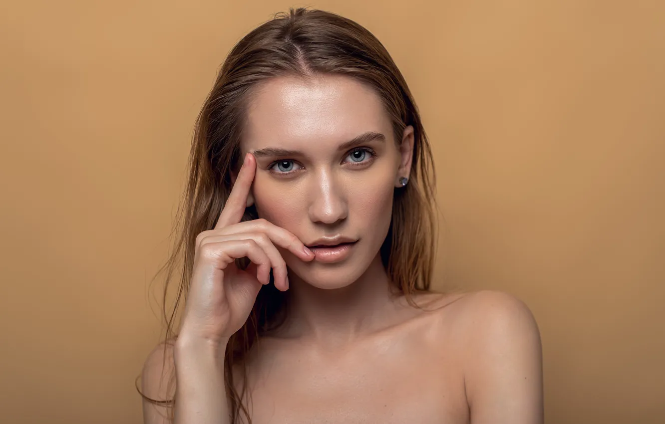 Photo wallpaper look, girl, face, background, portrait, hands, shoulders, Oleg Kolomiychenko