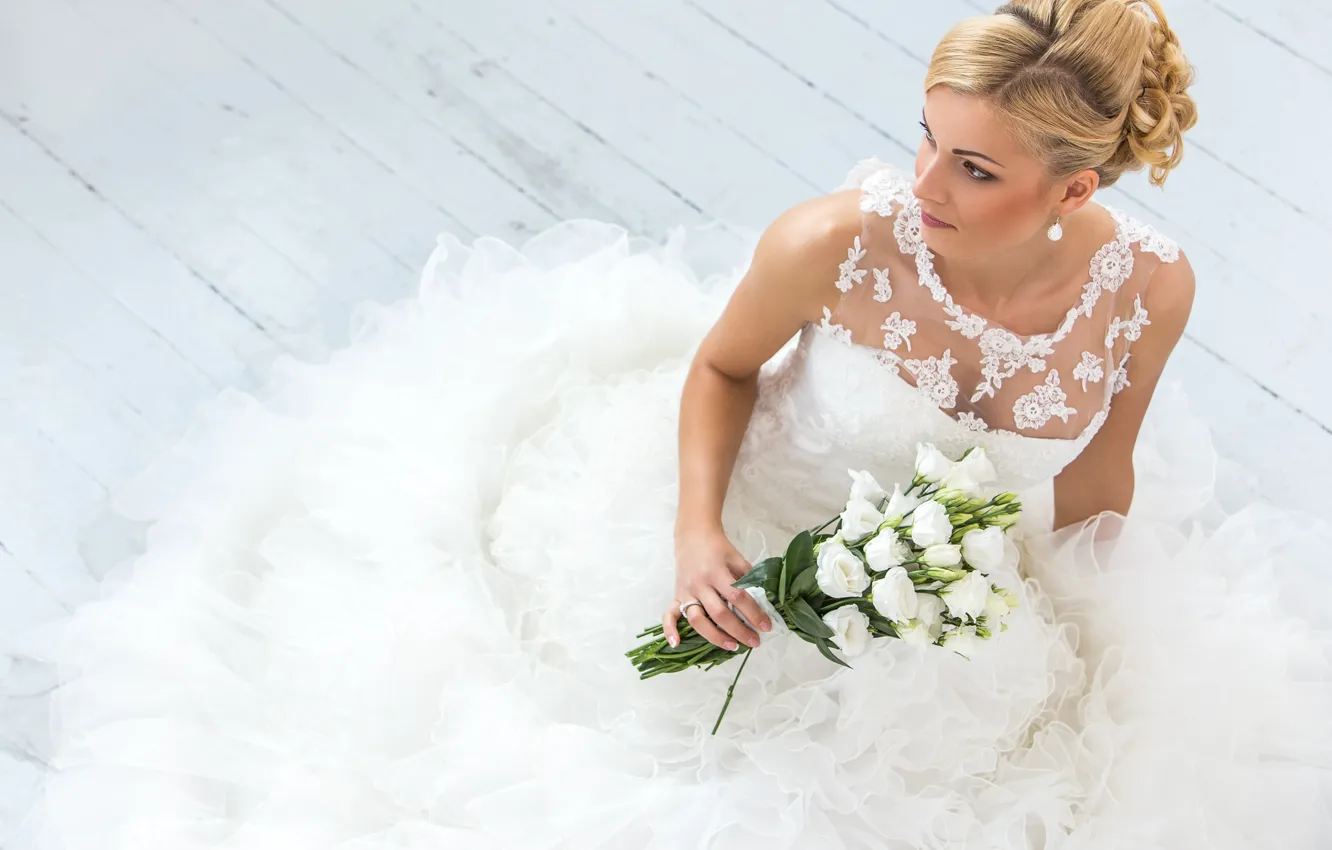 Photo wallpaper girl, bouquet, dress, hairstyle, the bride, wedding, eustoma, Oleksii Hrecheniuk
