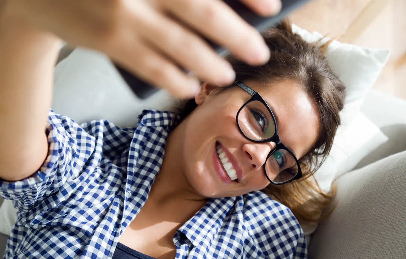 Photo wallpaper girl, smile, photo, glasses, phone