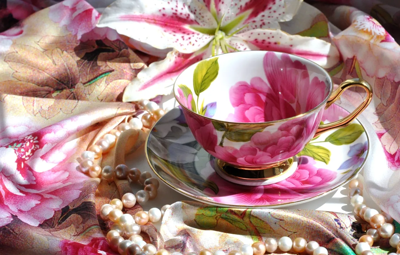 Photo wallpaper Lily, necklace, Cup, shawl, saucer