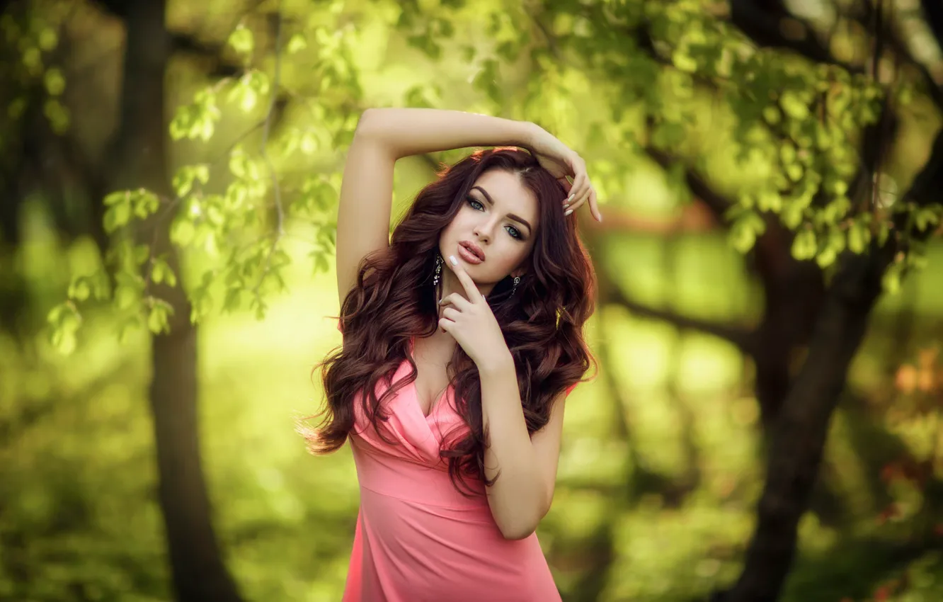 Wallpaper Greens Trees Branches Pose Model Portrait Makeup Dress