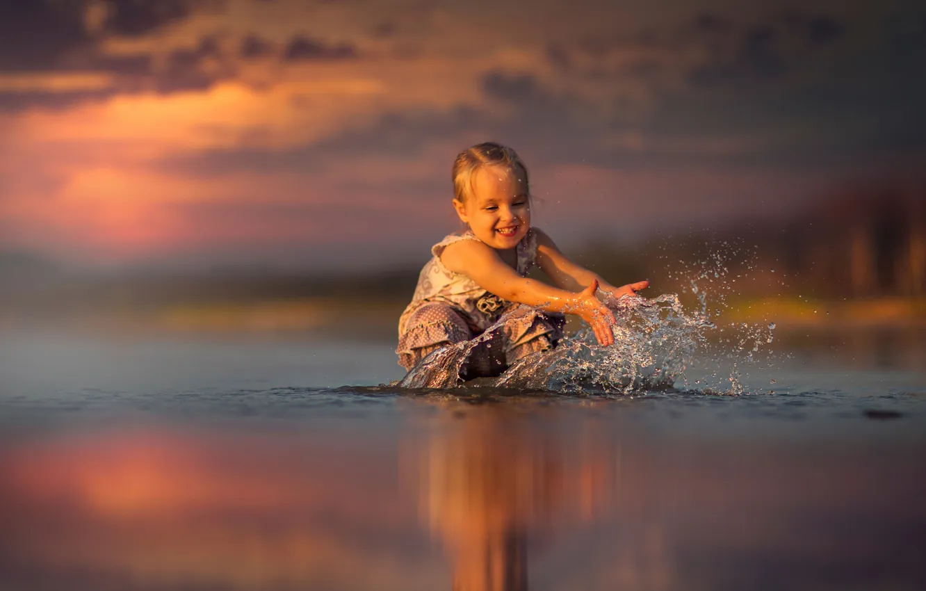Photo wallpaper water, sunset, squirt, girl