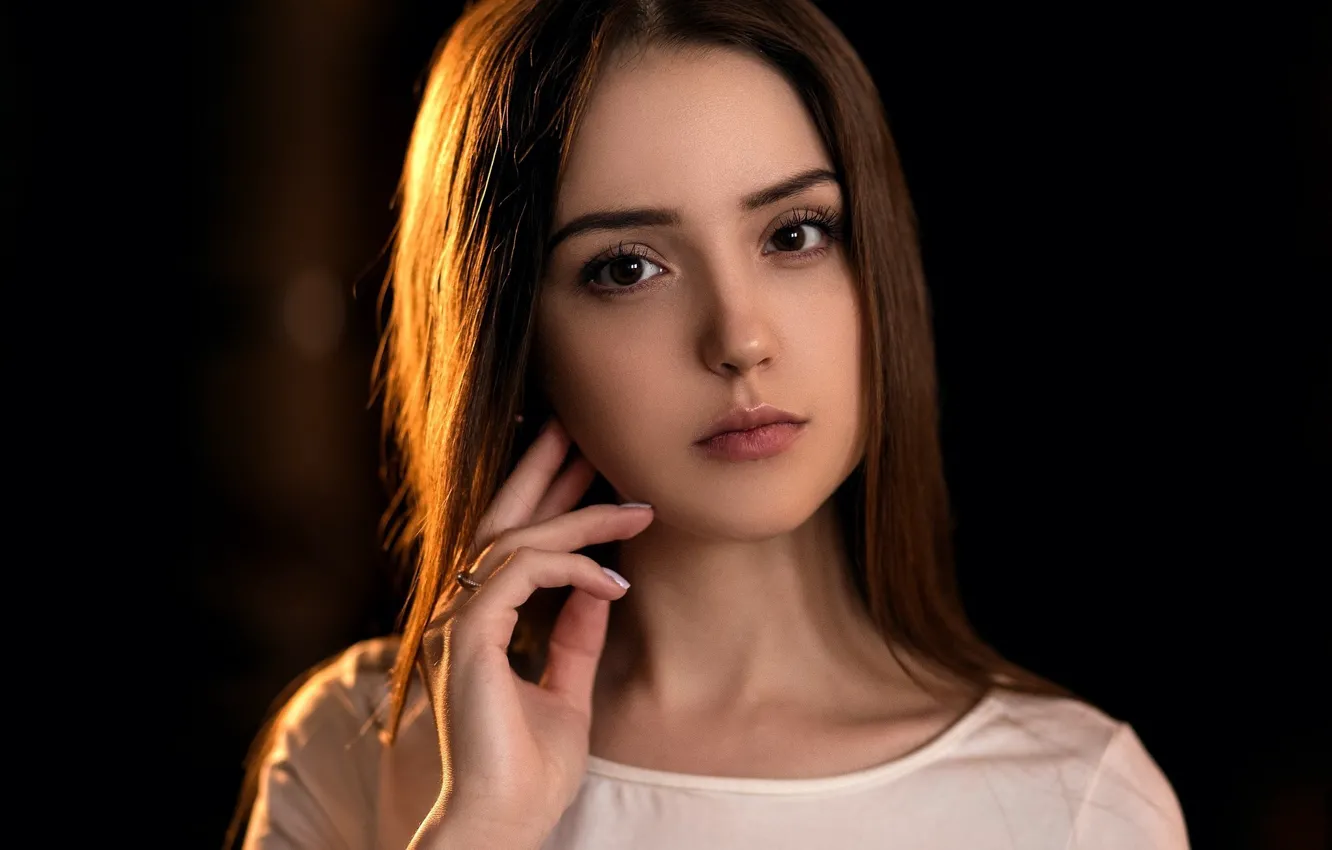 Photo wallpaper girl, light, face, sweetheart, portrait, hands, makeup, hairstyle