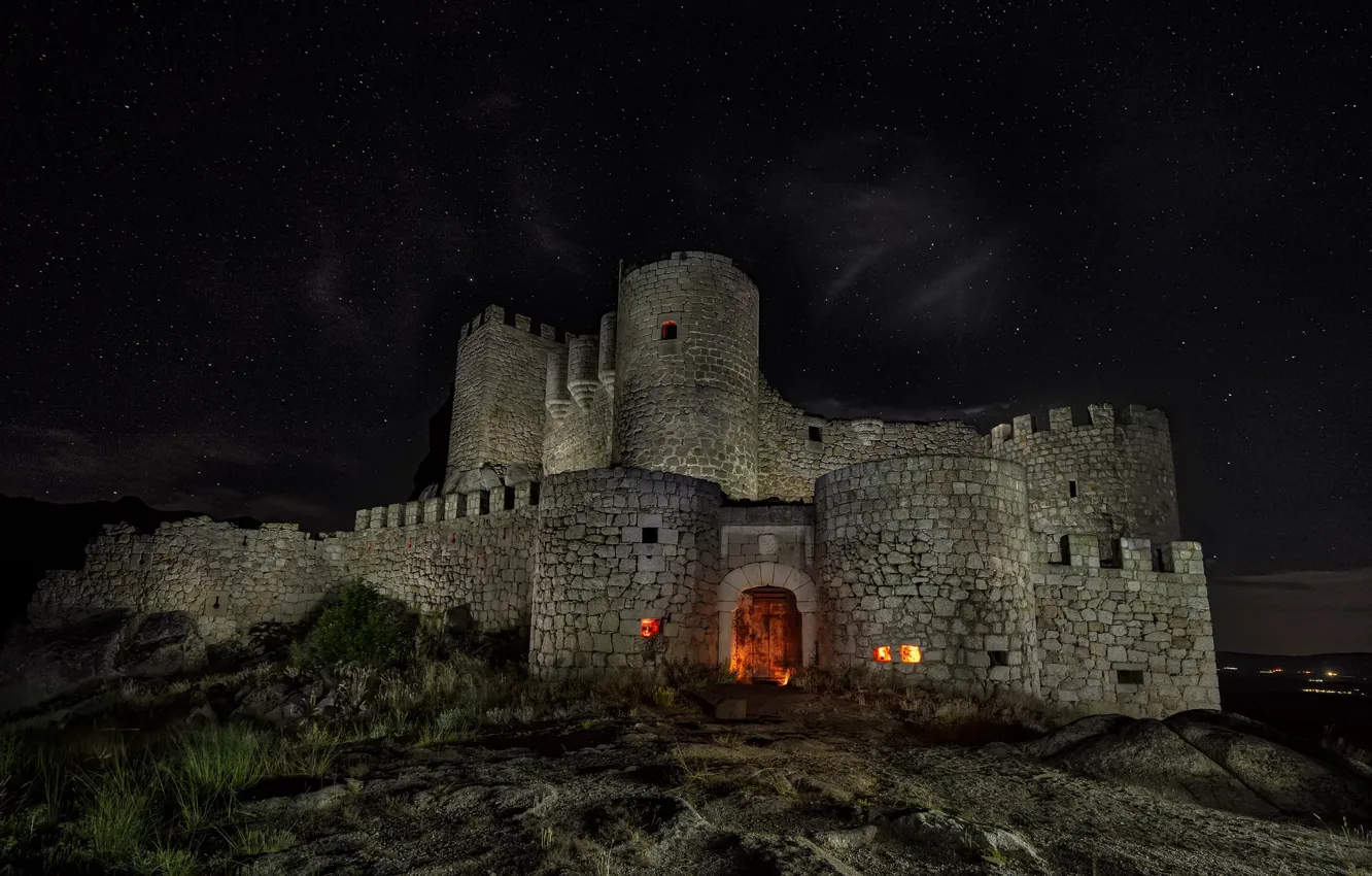 Photo wallpaper Castile and León, Peeping tom, Lighting, Castle of Aunqueospese