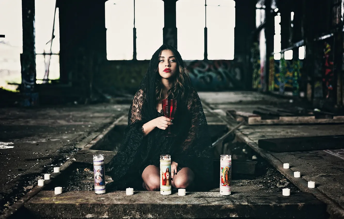 Photo wallpaper girl, glass, candles, the witch