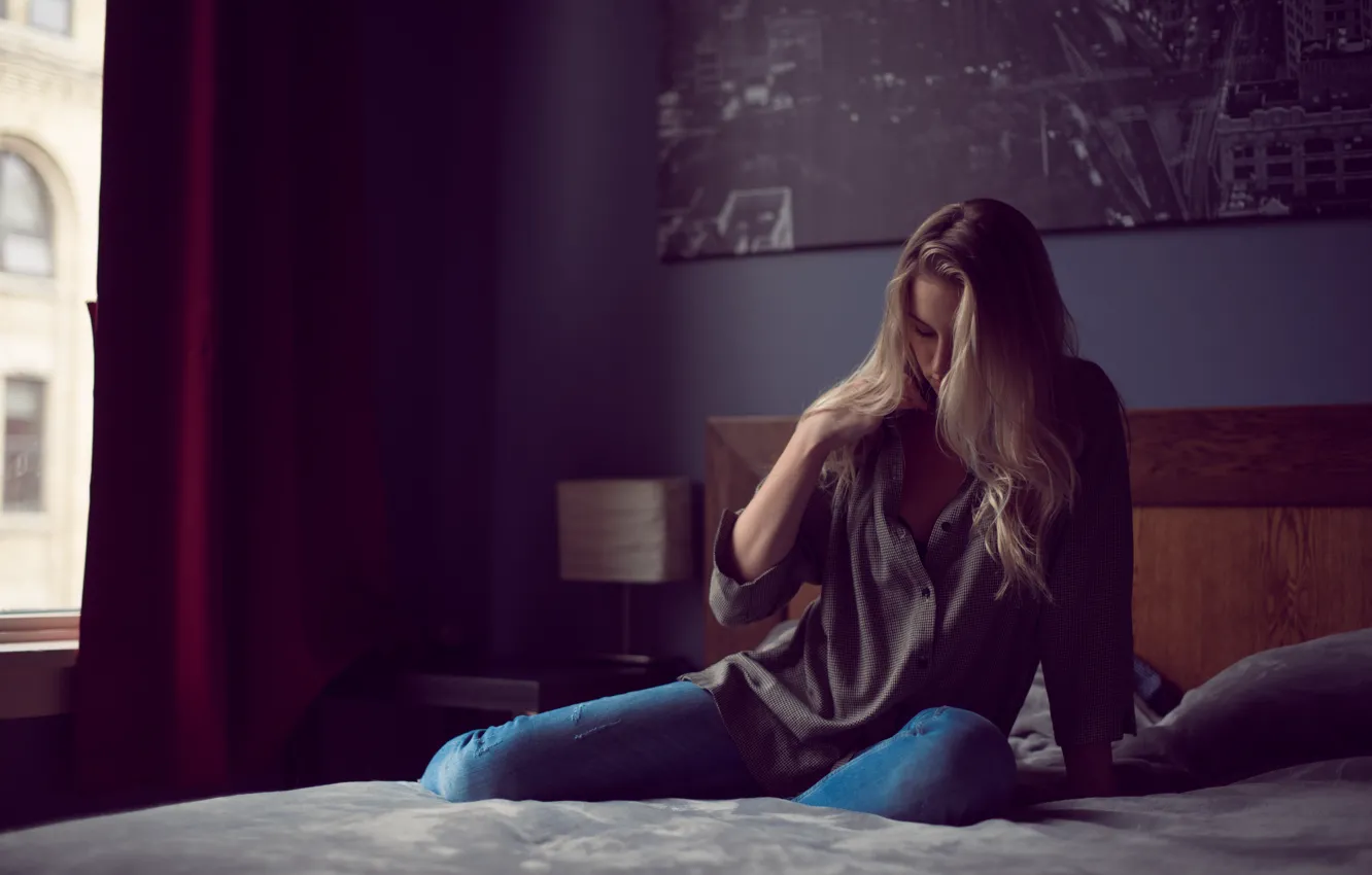 Photo wallpaper girl, face, hair, bed, sitting, bedroom