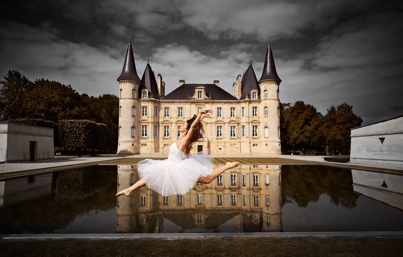 Photo wallpaper water, girl, reflection, castle, mood, France, dance, ballerina
