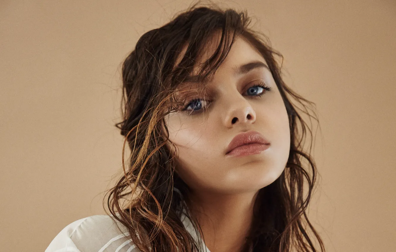 Photo wallpaper close-up, background, portrait, actress, brown hair, bokeh, 2015, Wonderland