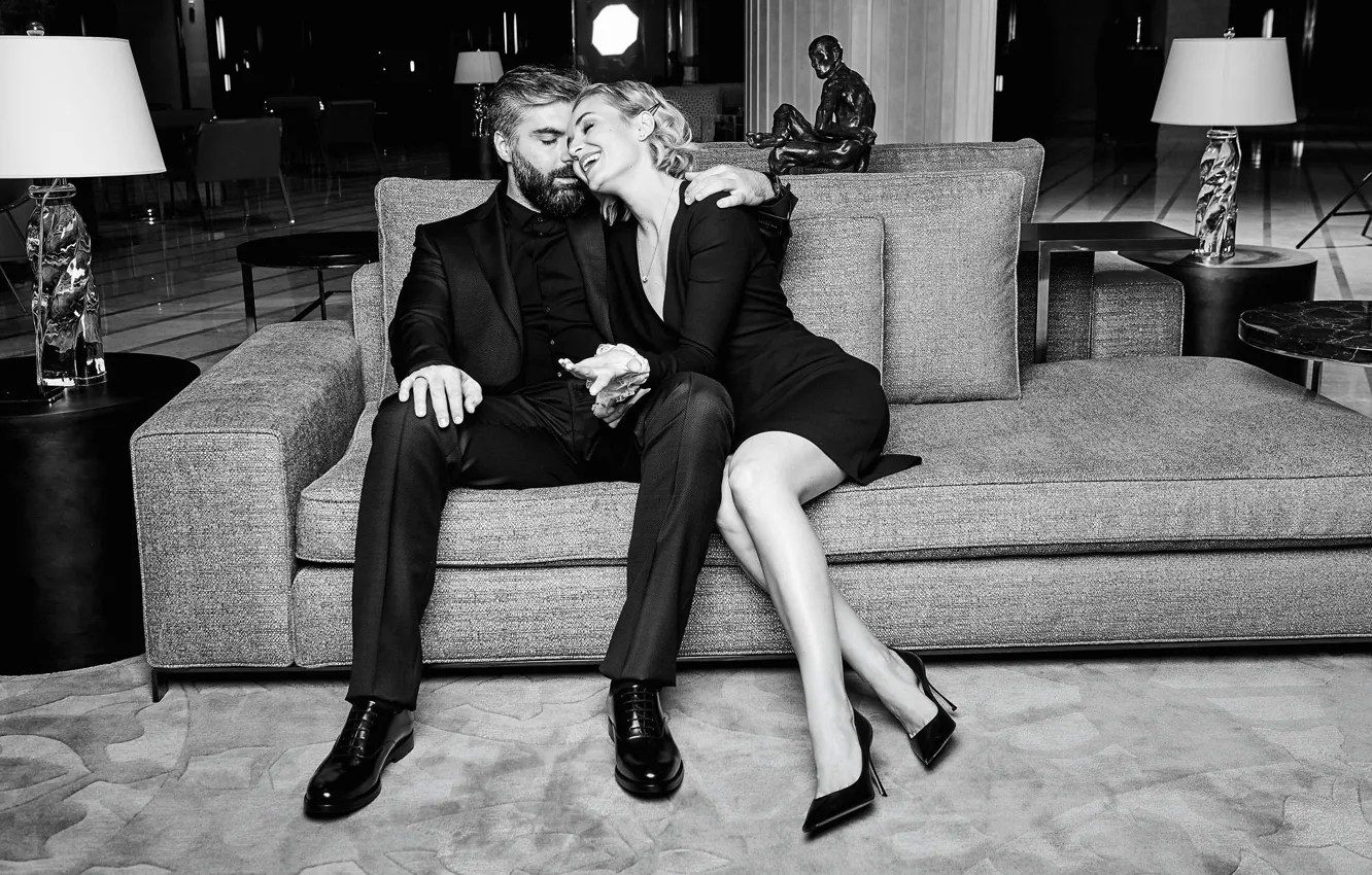 Photo wallpaper girl, love, joy, photo, black and white, male, singer, lovers