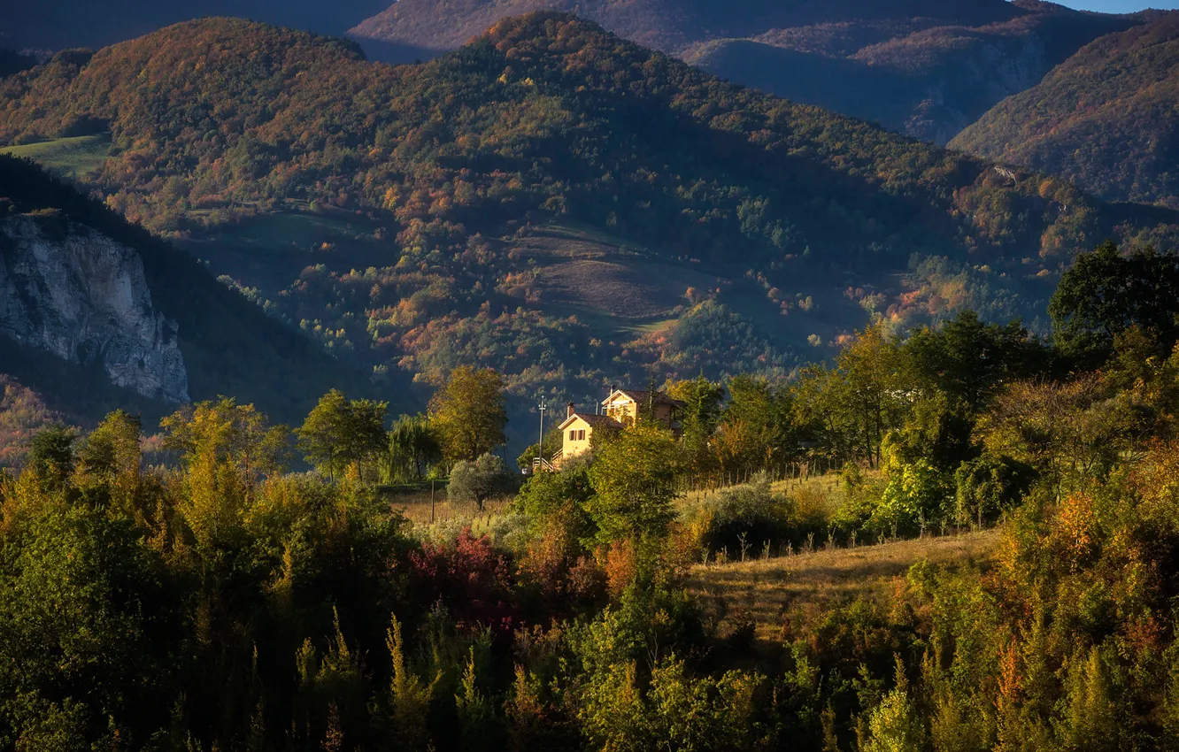 Photo wallpaper forest, the sun, trees, mountains, Italy, house, Abruzzi, Penne