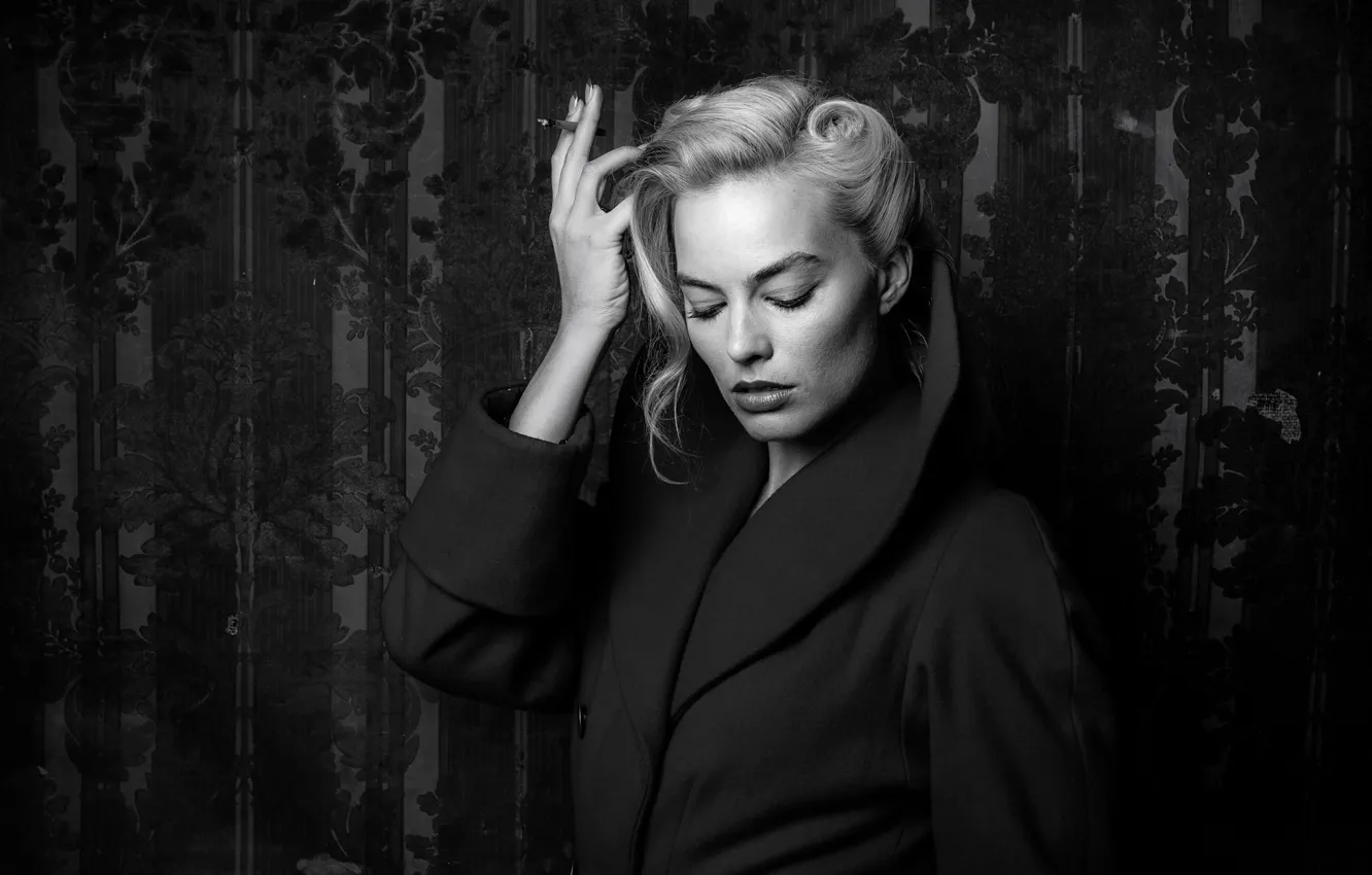 Photo wallpaper black and white, actress, blonde, cigarette, beauty, blonde, fatal beauty, margot robbie