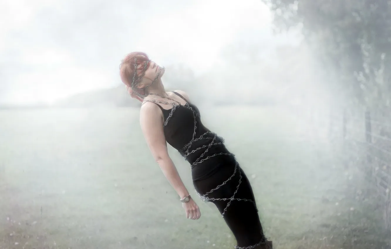 Photo wallpaper girl, fog, the situation, chain