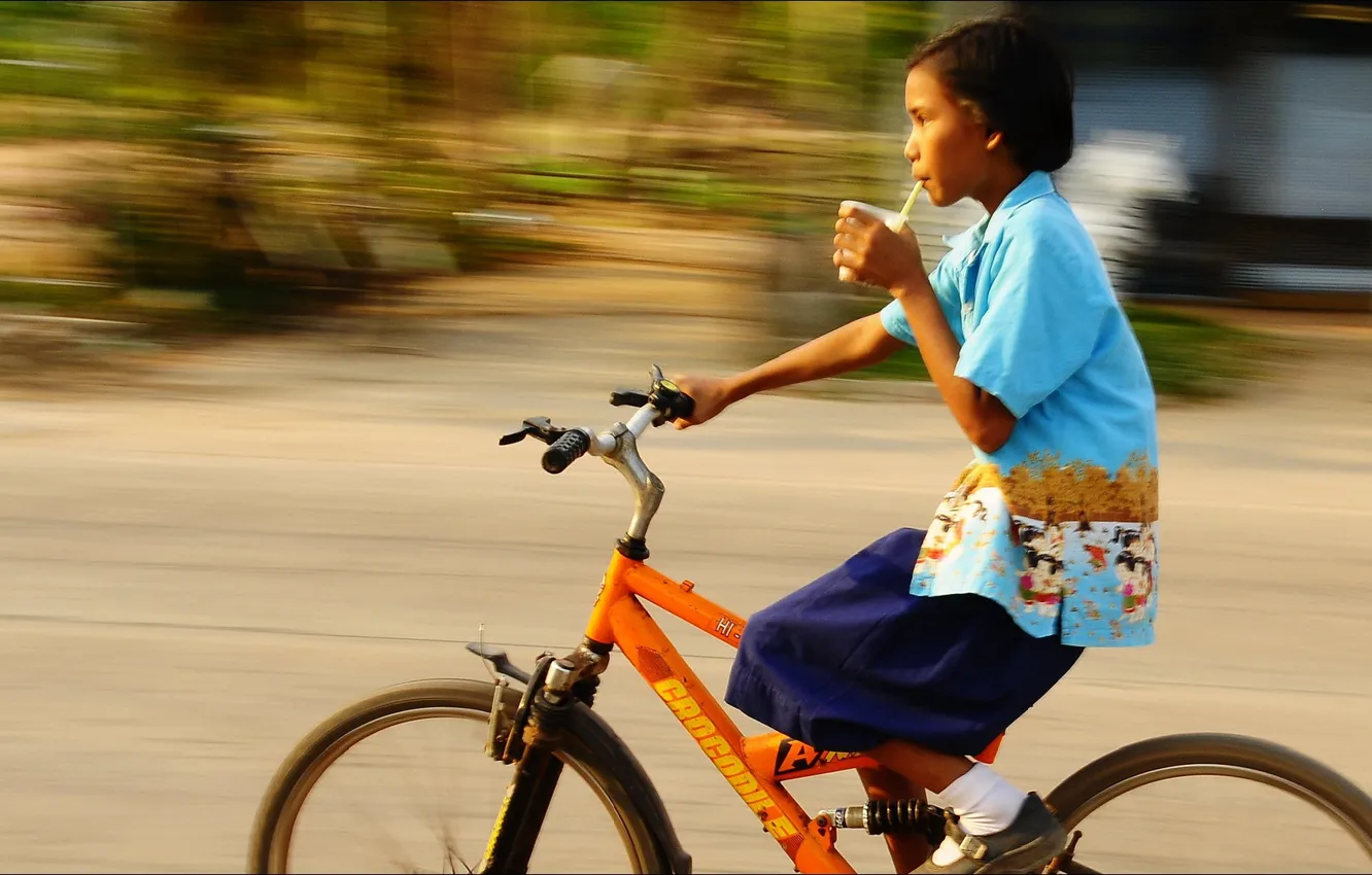 Photo wallpaper bike, crocodile, girl, girl, bicycle, situations, drink, crocodile