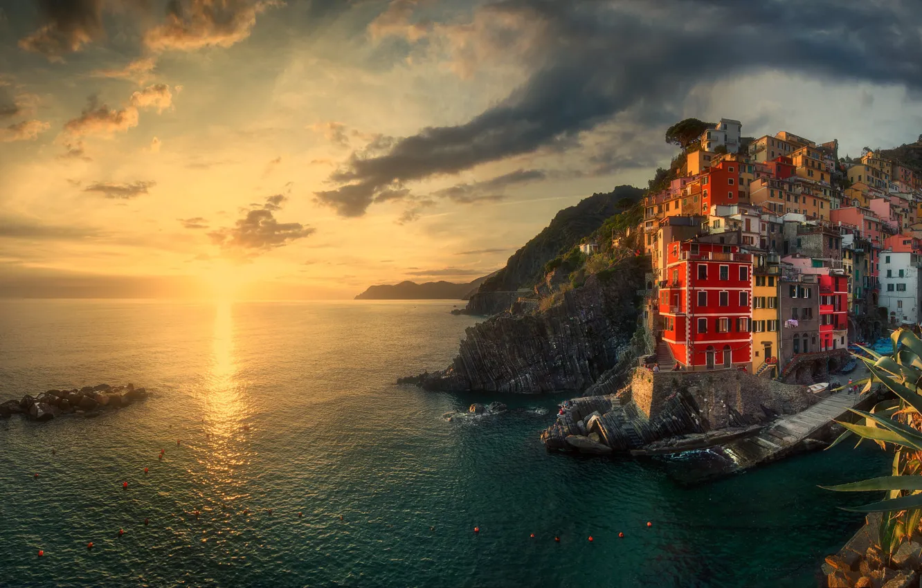 Photo wallpaper sea, light, the city, shore, home, Italy, Riomaggiore