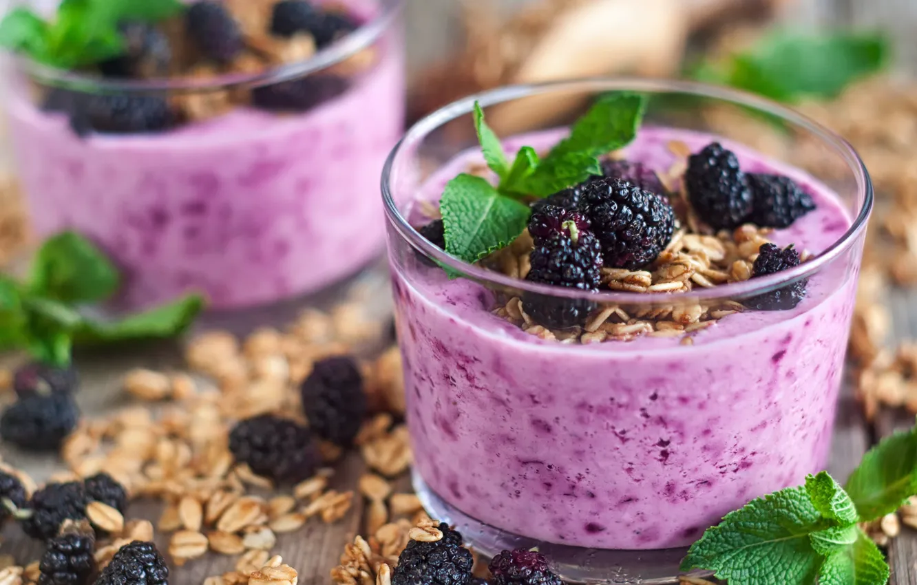Photo wallpaper mint, oatmeal, mulberry, smoothies