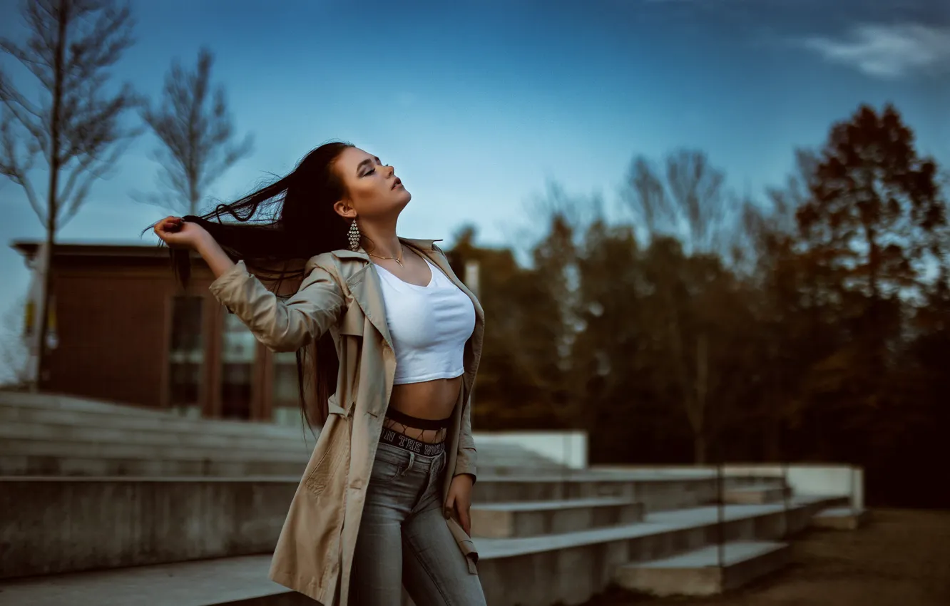 Photo wallpaper girl, trees, sexy, jeans, the evening, makeup, Mike, figure