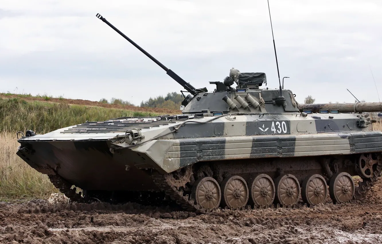 Photo wallpaper dirt, BMP-2, Russian tracked infantry fighting vehicle, Object 675