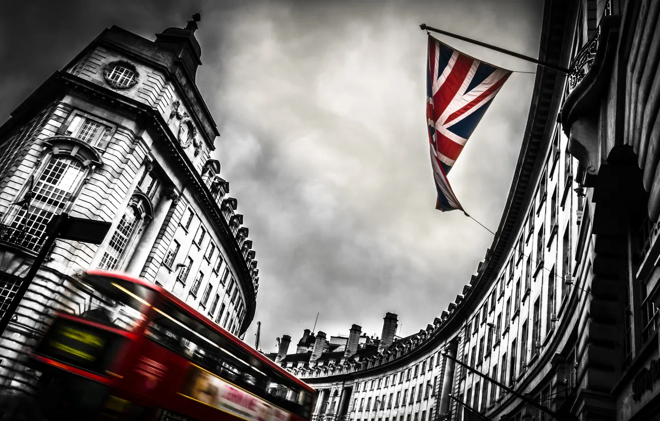 Photo wallpaper the city, street, home, flag, London, Regent Street