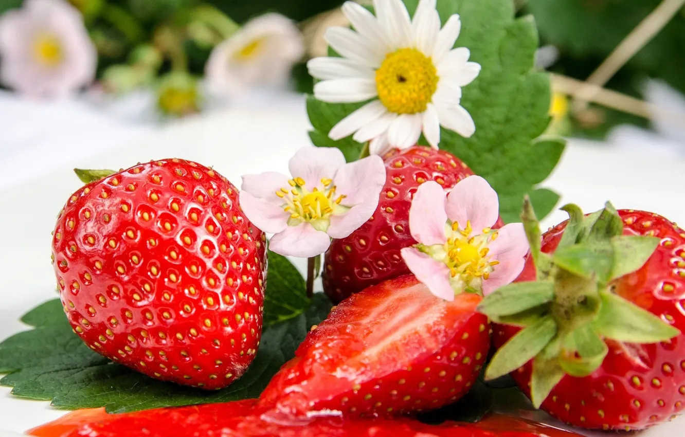 Photo wallpaper leaves, flowers, red, berries, strawberry, jam, jam