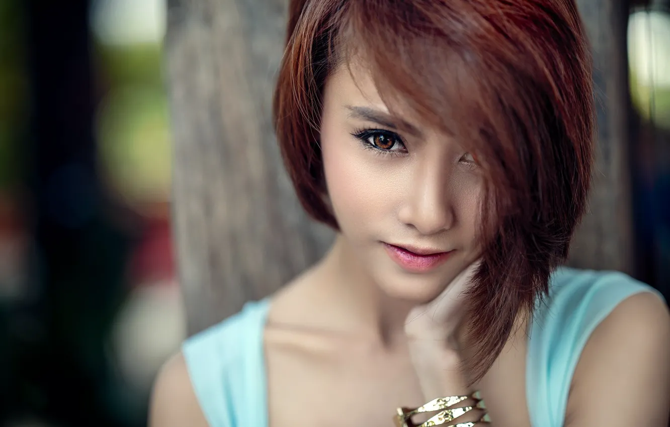 Photo wallpaper look, close-up, face, pose, model, portrait, hands, makeup