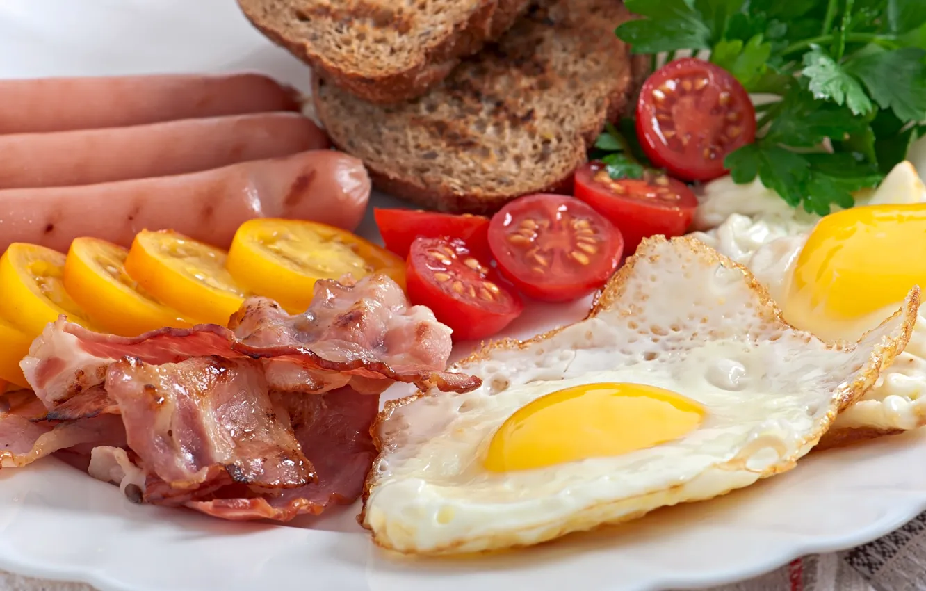 Photo wallpaper macro, yellow, red, sausage, eggs, plate, bread, meat