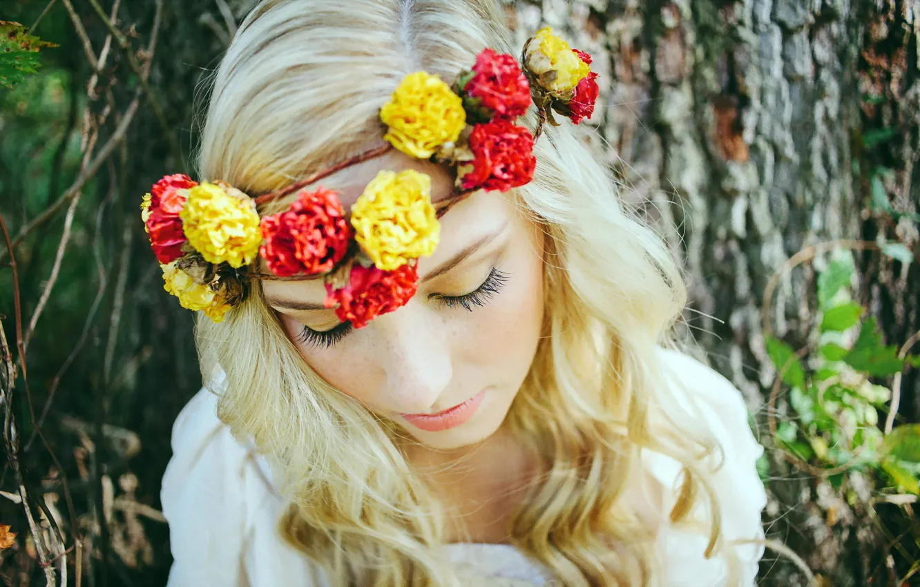 Photo wallpaper girl, portrait, wreath