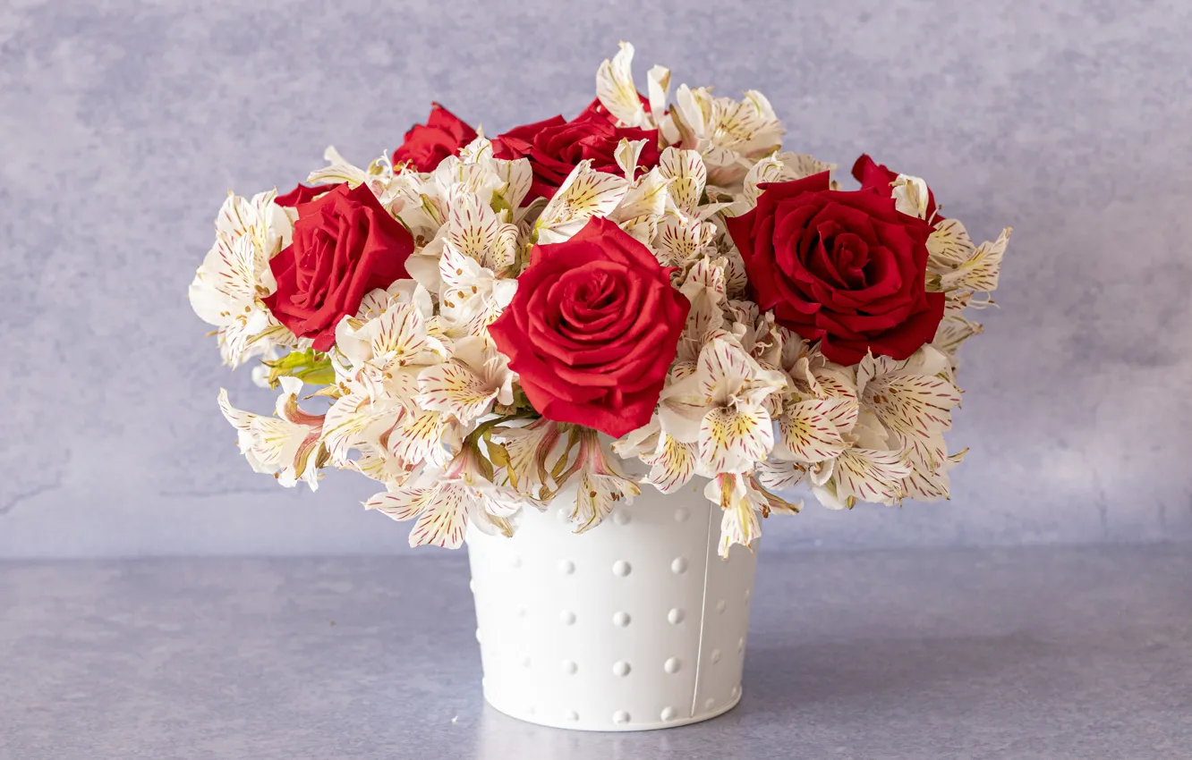 Photo wallpaper flowers, red, roses, bouquet, pot, Alstroemeria