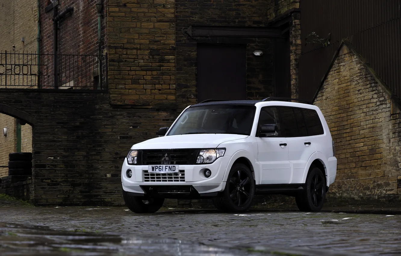 Photo wallpaper white, stone, yard, Parking, Mitsubishi, 2012, Black, Pajero