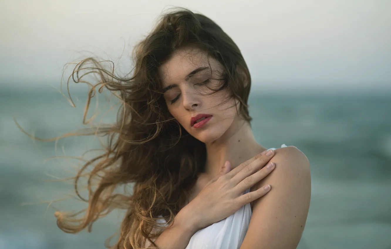 Photo wallpaper the wind, sponge, curls, Ana Valenciano