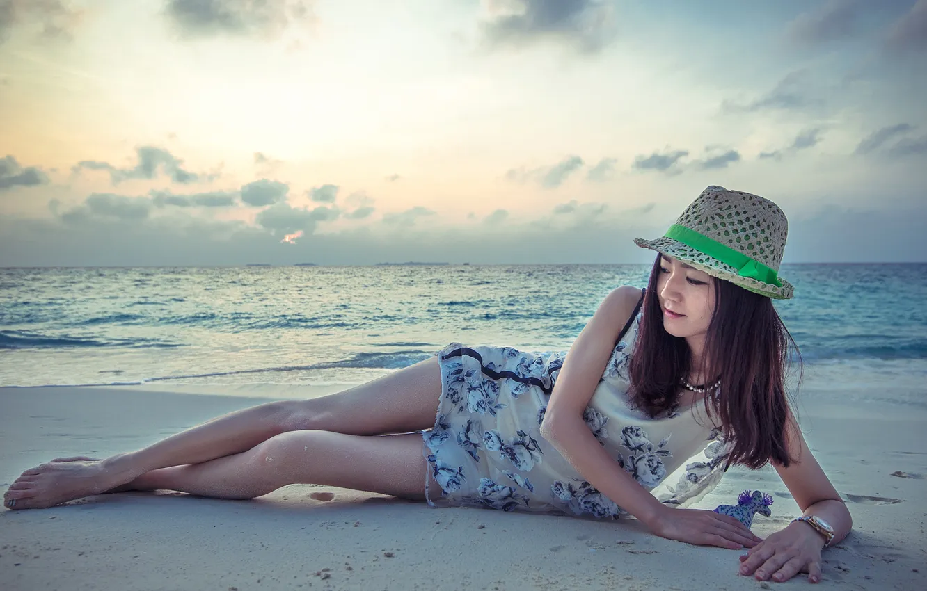Photo wallpaper sea, beach, girl, clouds, portrait, girl, Asian, Portrait on the beach