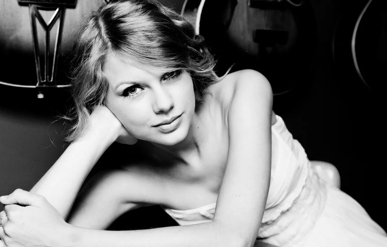 Photo wallpaper look, smile, black and white, black and white, singer, Taylor Swift, black and white, Swift …