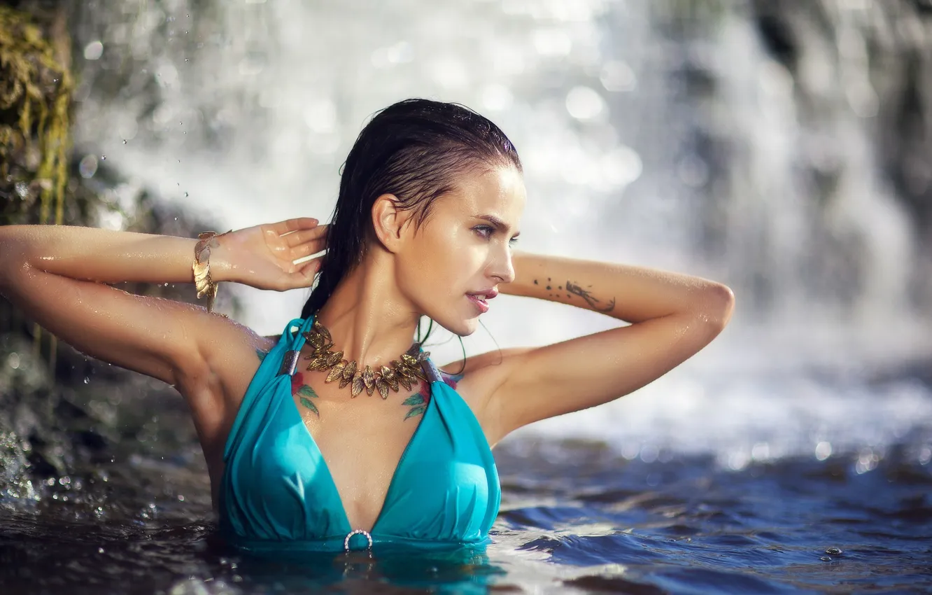 Photo wallpaper water, girl, necklace, profile, bracelet, girl, brown hair, model