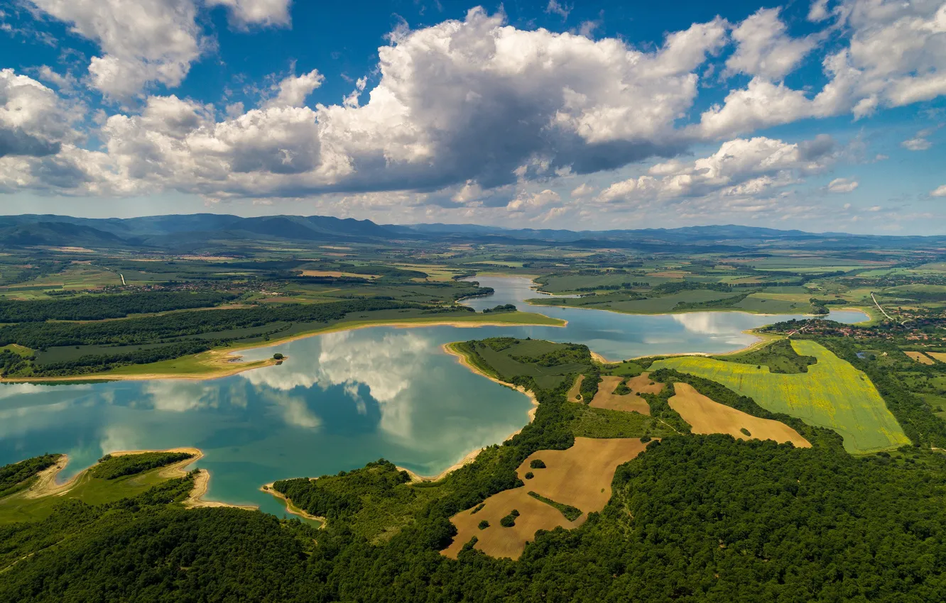 Photo wallpaper shore, pond, blowing from the heights, the sky, river