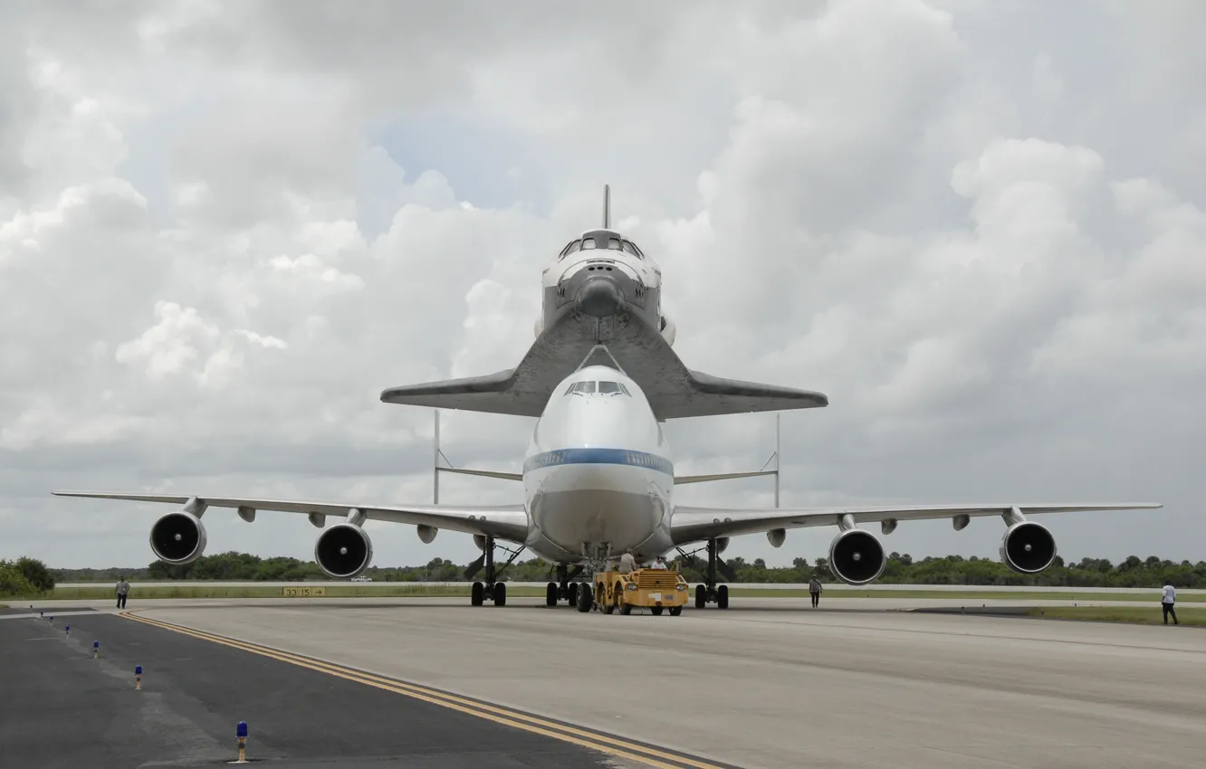 Photo wallpaper Shuttle, the airfield, Boeing, 747 Shuttle Carrier Aircraft (SCA)