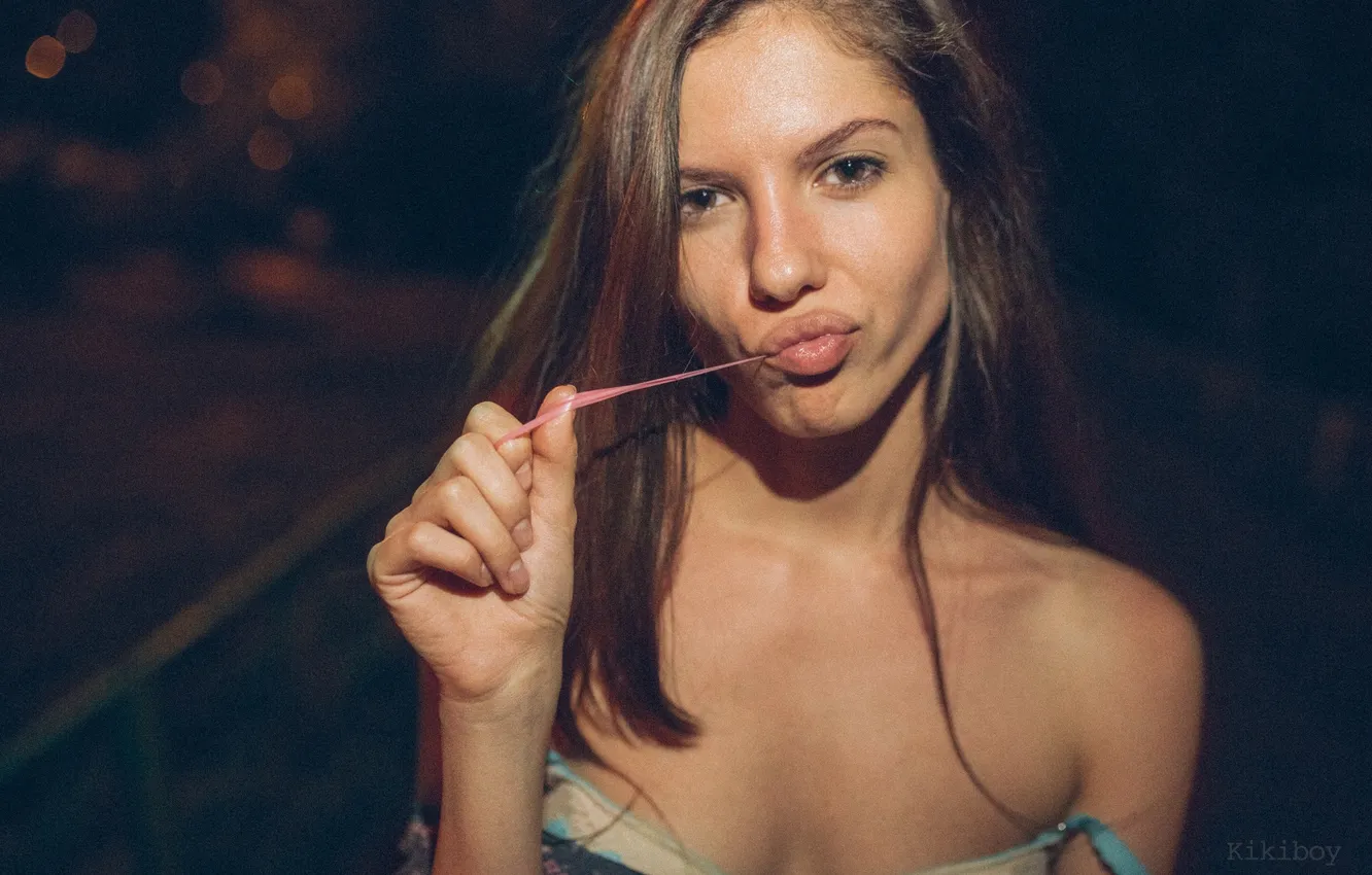 Photo wallpaper girl, face, photographer, girl, photography, photographer, gum, KikiBoy