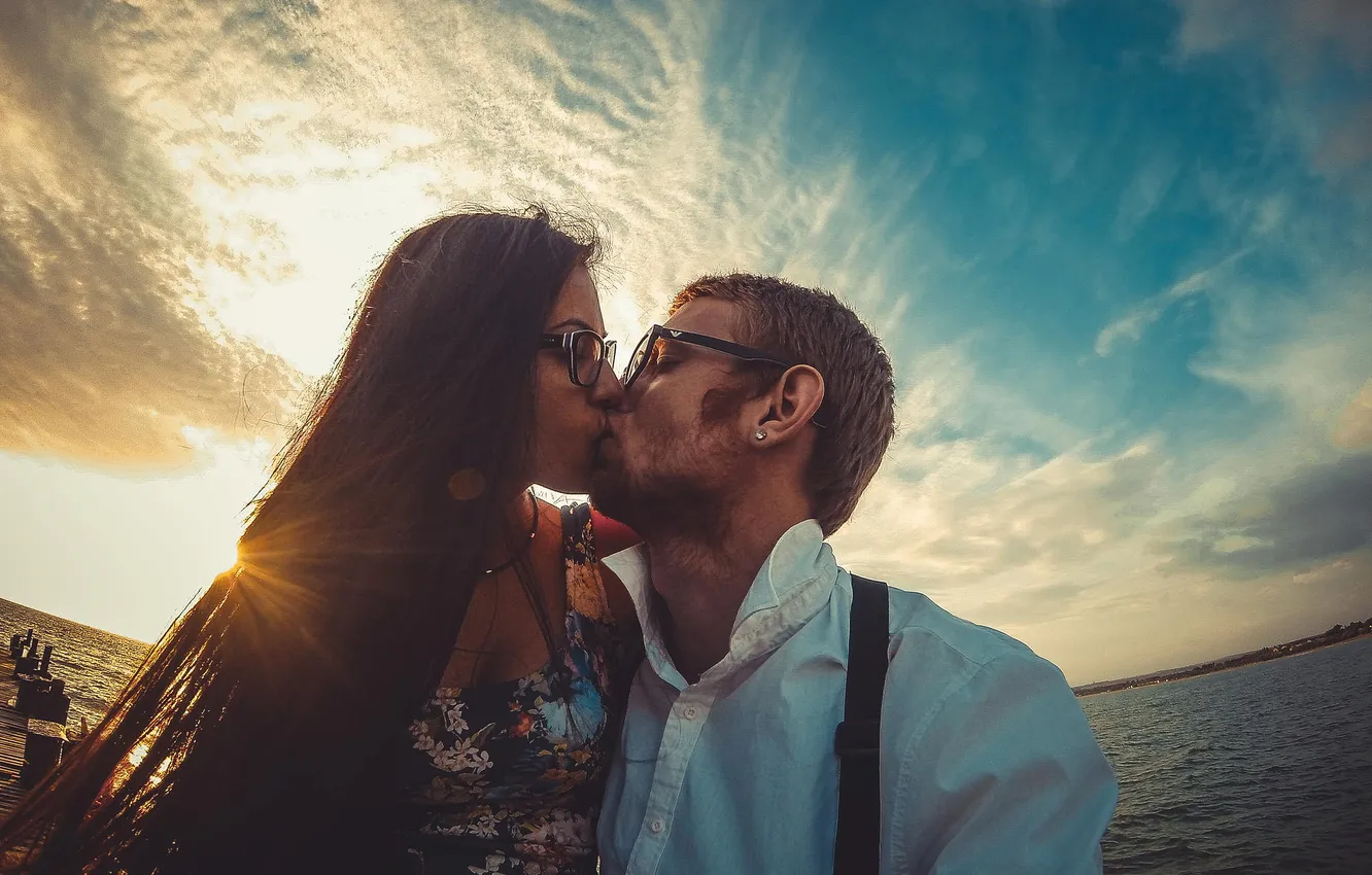 Photo wallpaper girl, love, feelings, guy, kiss, photographer, at sunset, Martin Brest