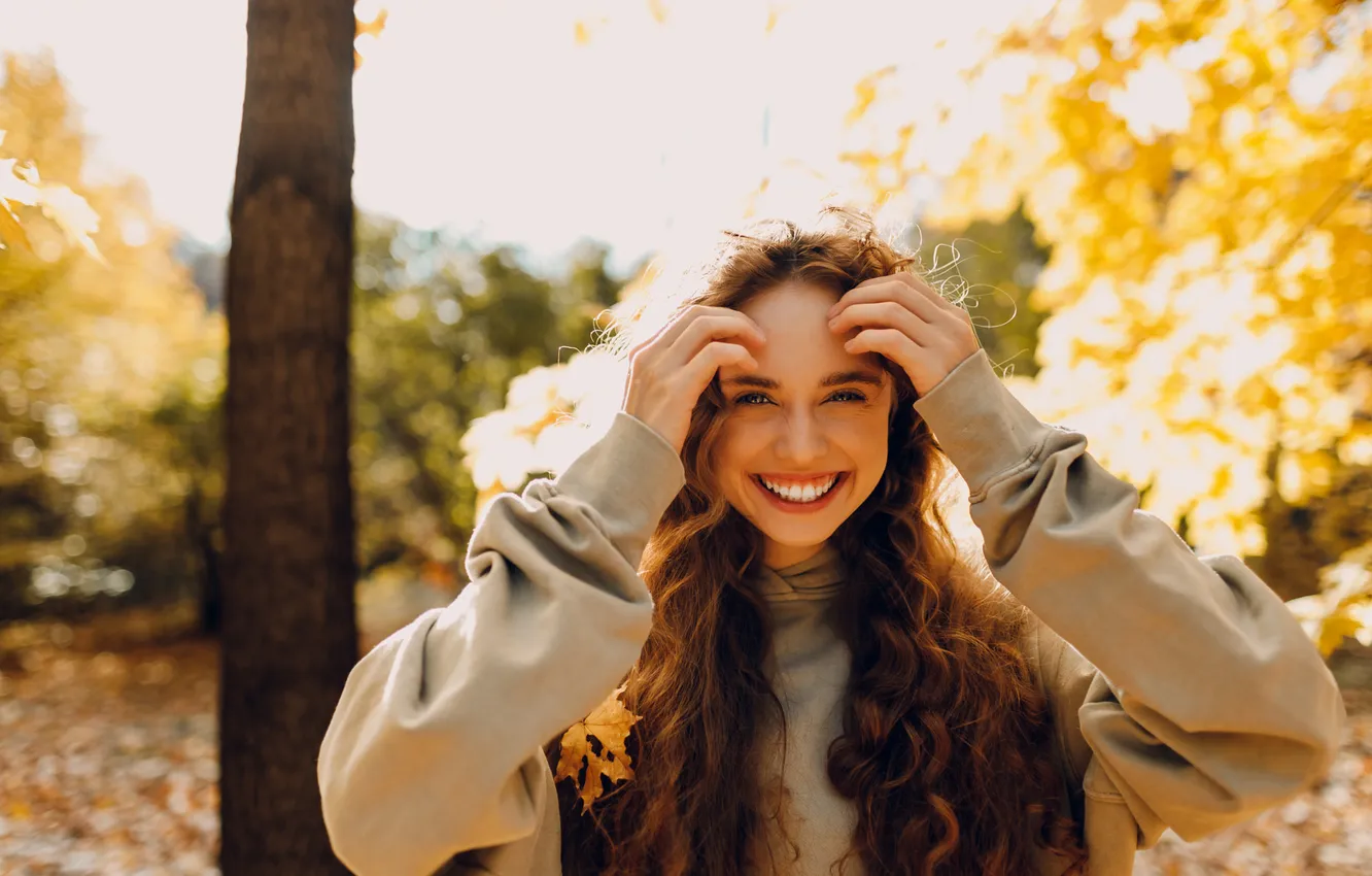 Photo wallpaper autumn, look, girl, light, joy, yellow, nature, pose