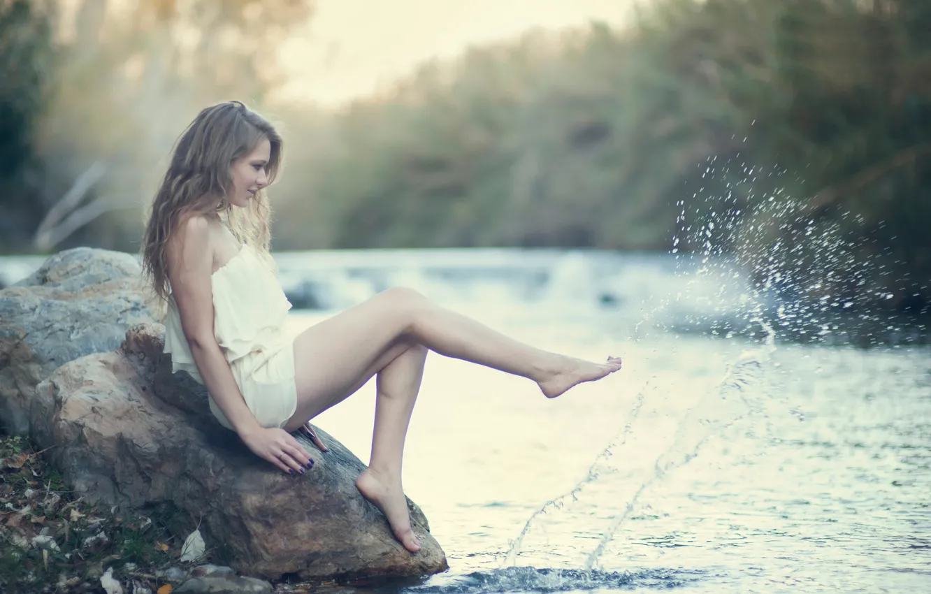 Photo wallpaper water, girl, squirt, stones, legs