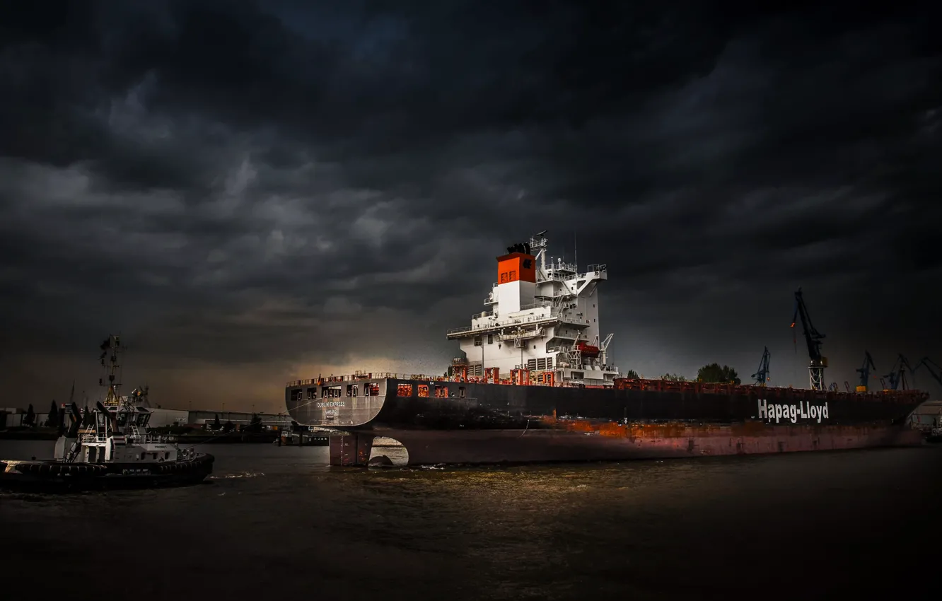 Photo wallpaper Port, Board, The ship, A container ship, Overcast, Tug, Feed, Empty