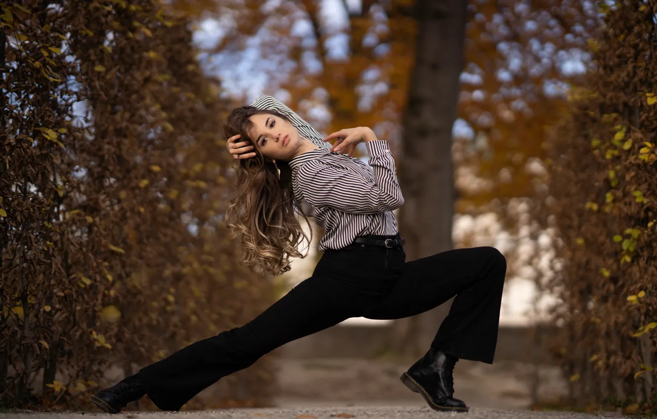 Photo wallpaper girl, pose, dance, the bushes, pants, Martin Ecker, Paoletta