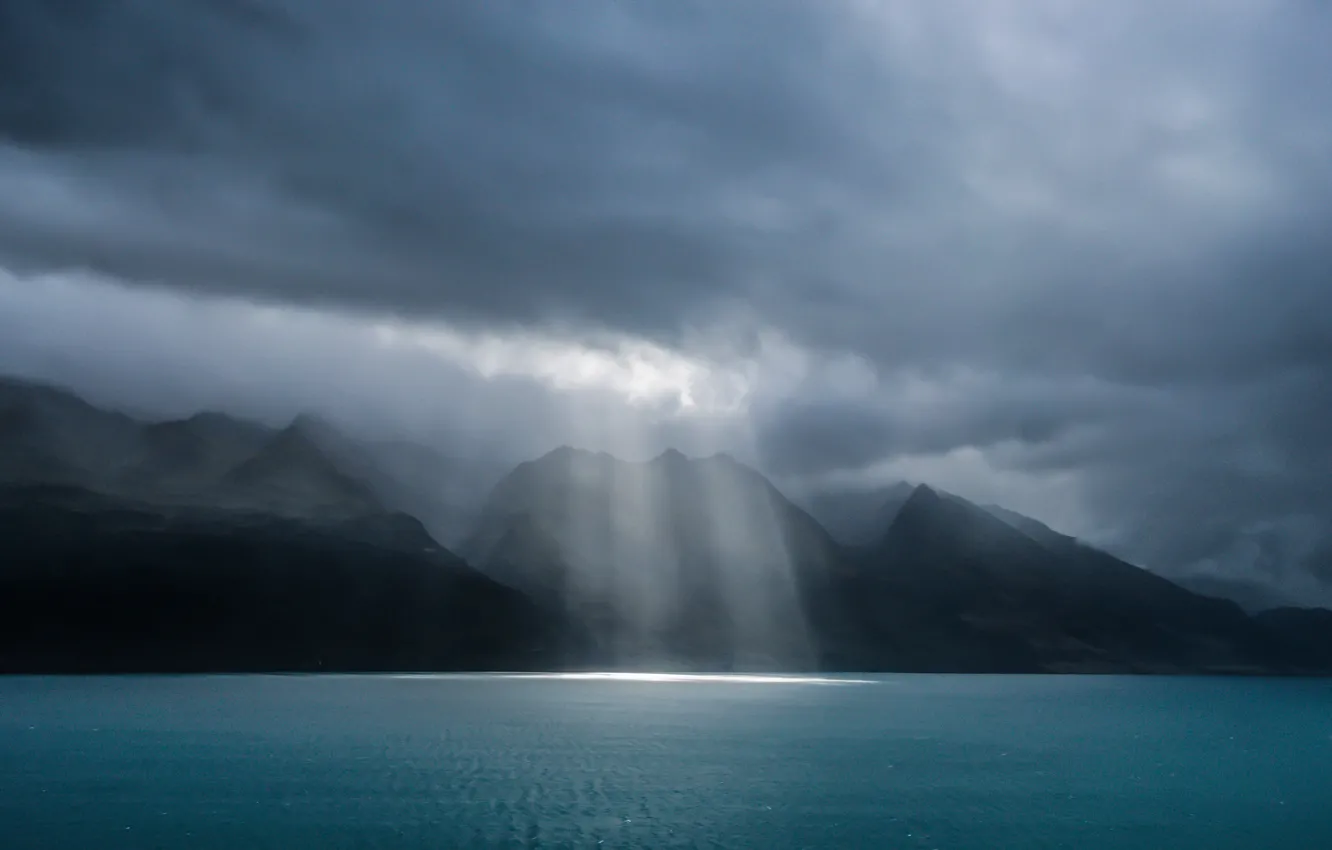 Photo wallpaper storm, New Zealand, Queenstown, Lake Wakatipu, spotlight