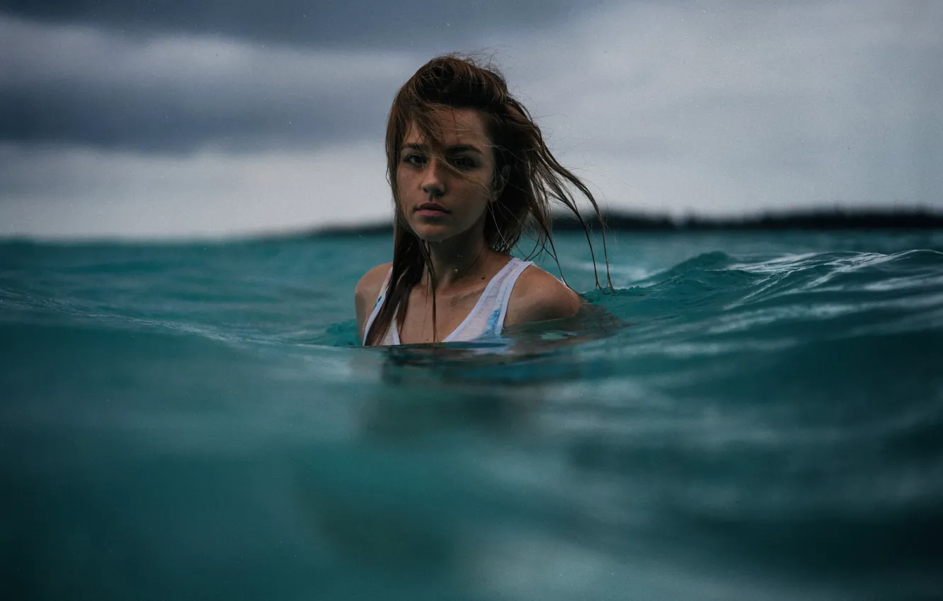 Photo wallpaper look, girl, model, portrait, makeup, hairstyle, brown hair, in the water