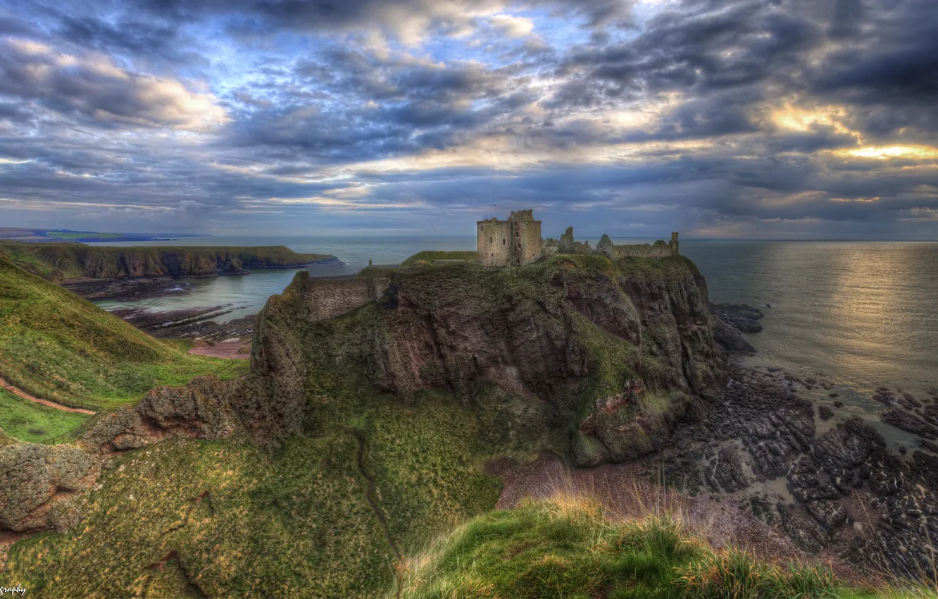 Photo wallpaper sea, clouds, sunset, castle, rocks, coast, Scotland, horizon