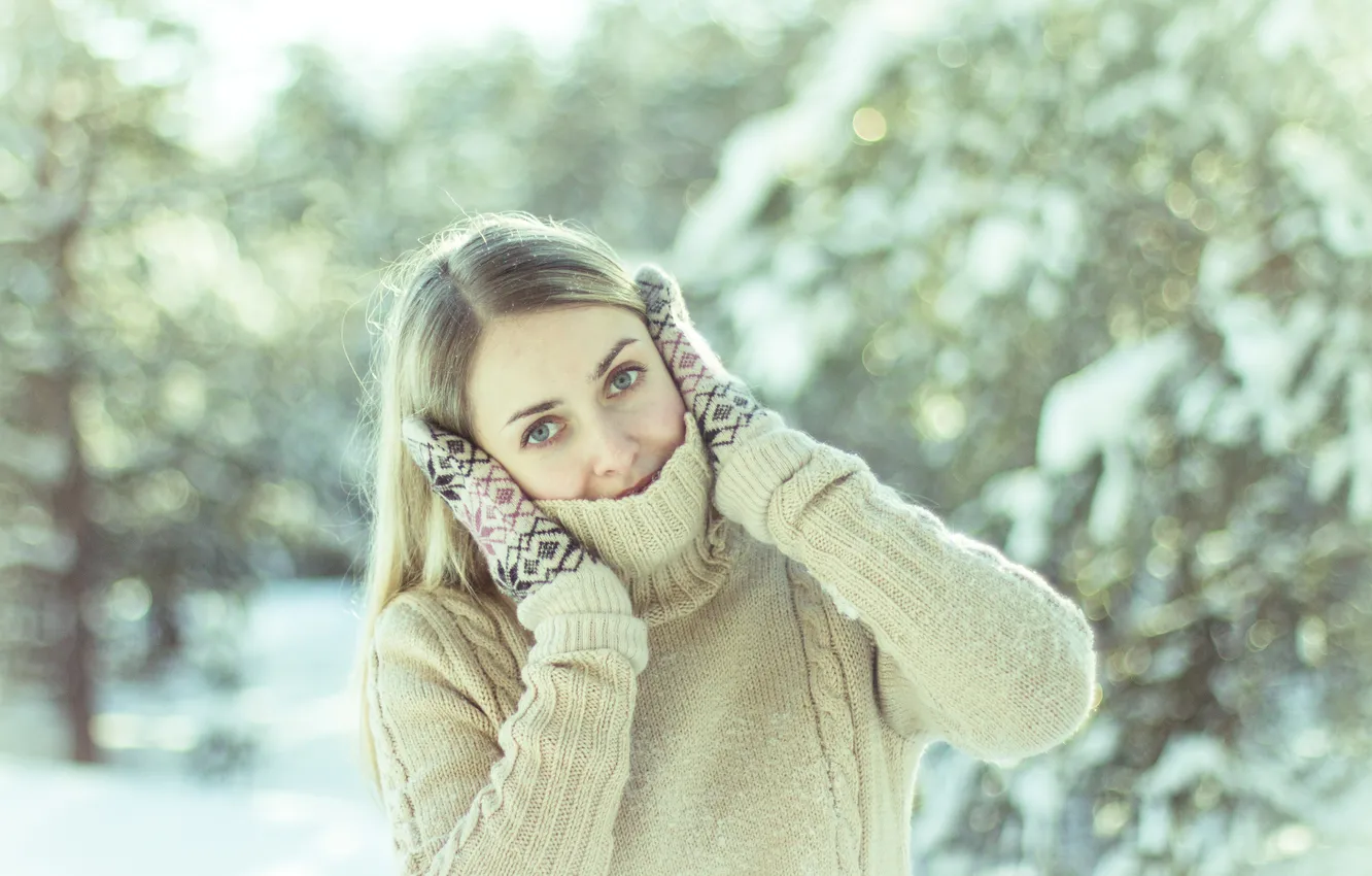 Photo wallpaper winter, girl, snow, cold, mittens, sweater