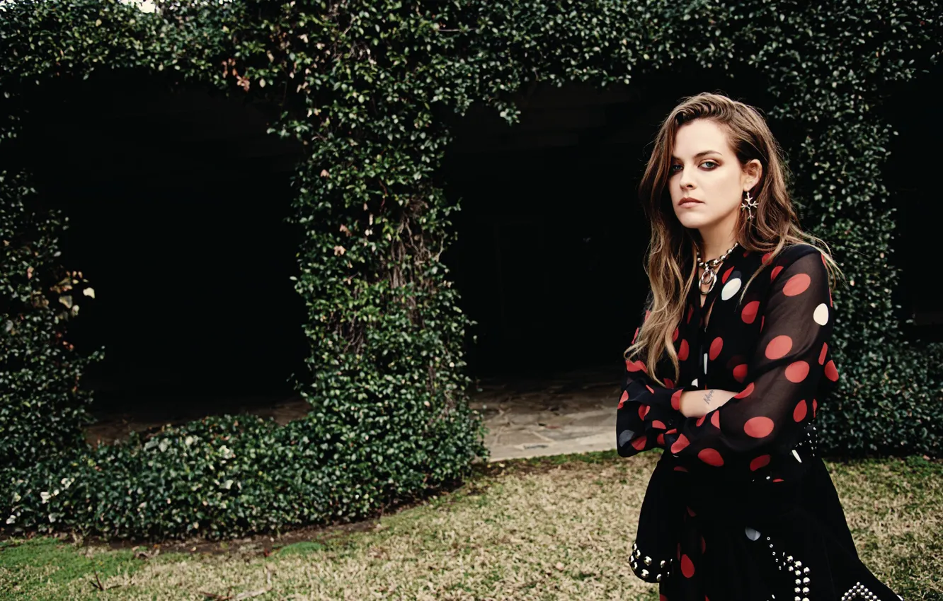 Photo wallpaper decoration, pose, makeup, garden, dress, actress, hairstyle, brown hair