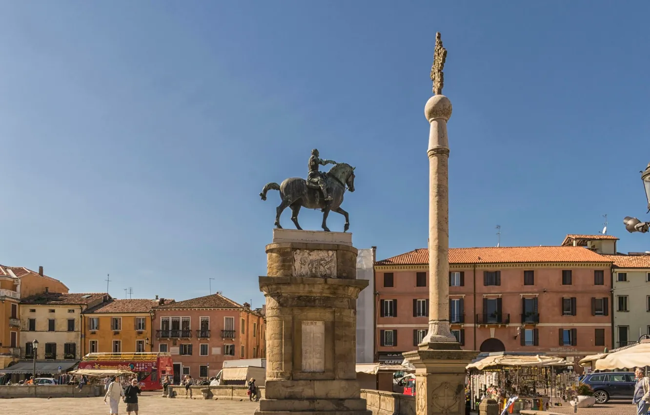Photo wallpaper home, area, Italy, monument, columns, Padova, Equestrian Statue