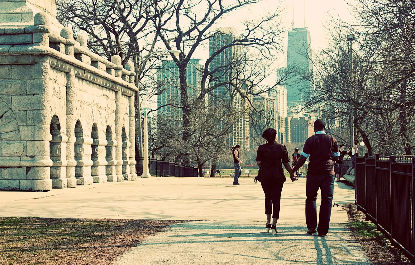 Photo wallpaper autumn, the city, Park, people, skyscrapers, Chicago, pair, Illinois