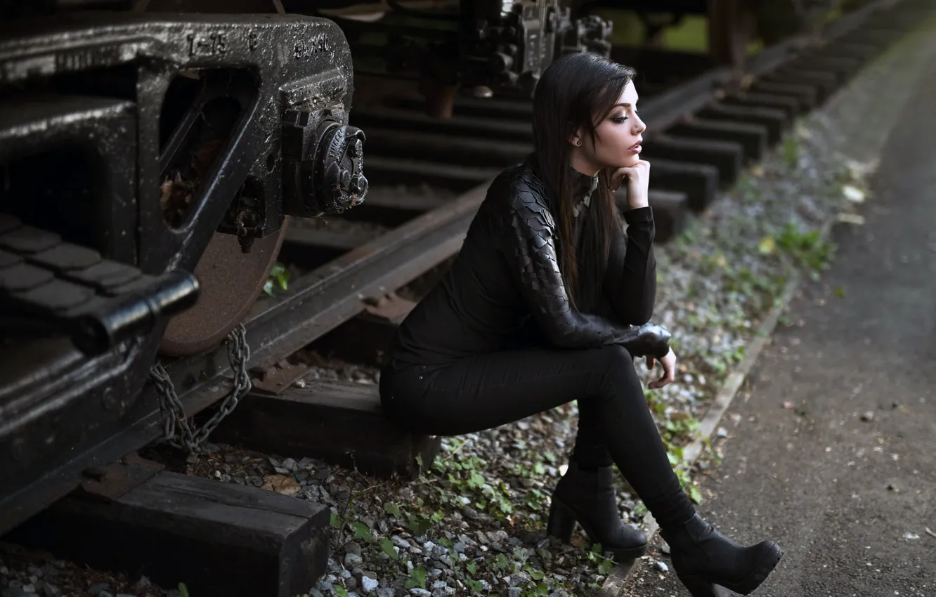 Photo wallpaper girl, long hair, photo, photographer, model, mood, train, lips